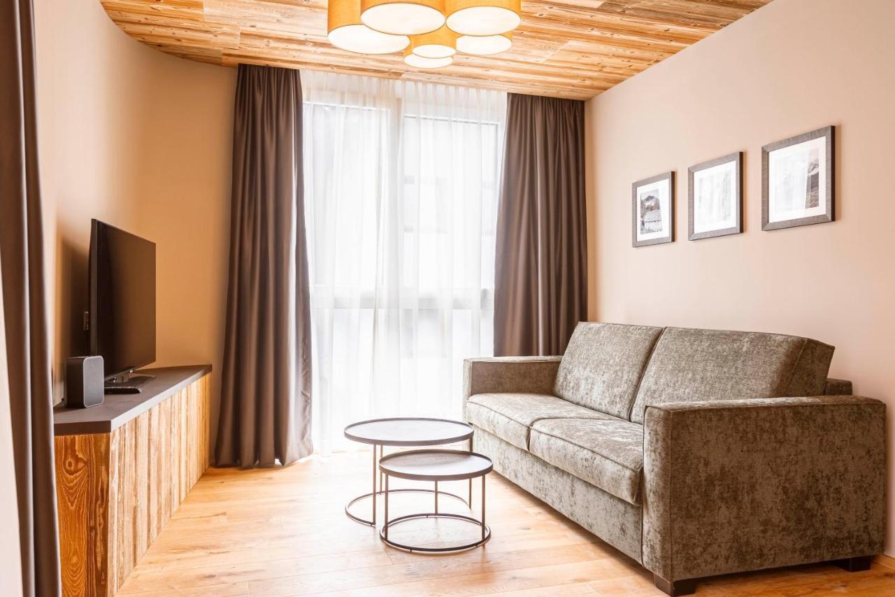 Zillertal Suites Fuegen By Alps Resorts 外观 照片