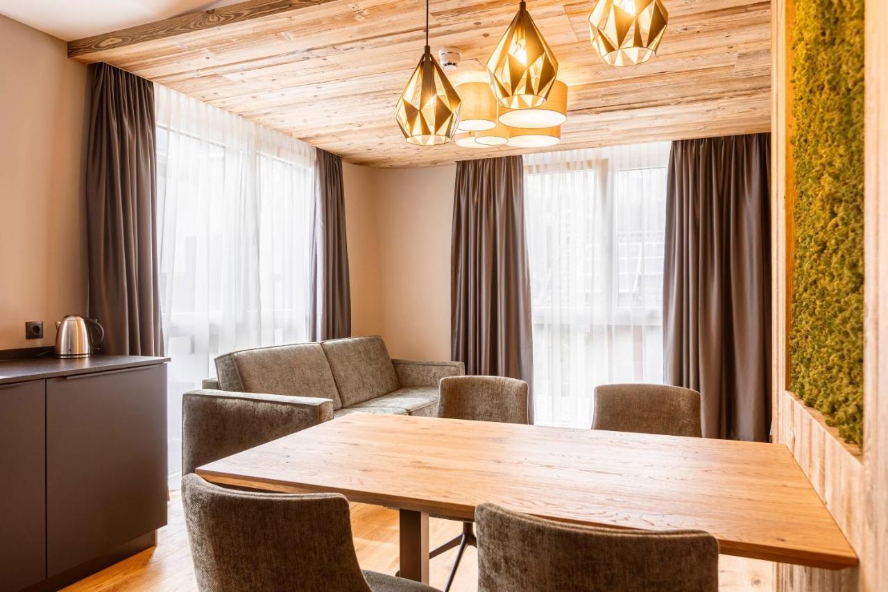 Zillertal Suites Fuegen By Alps Resorts 外观 照片