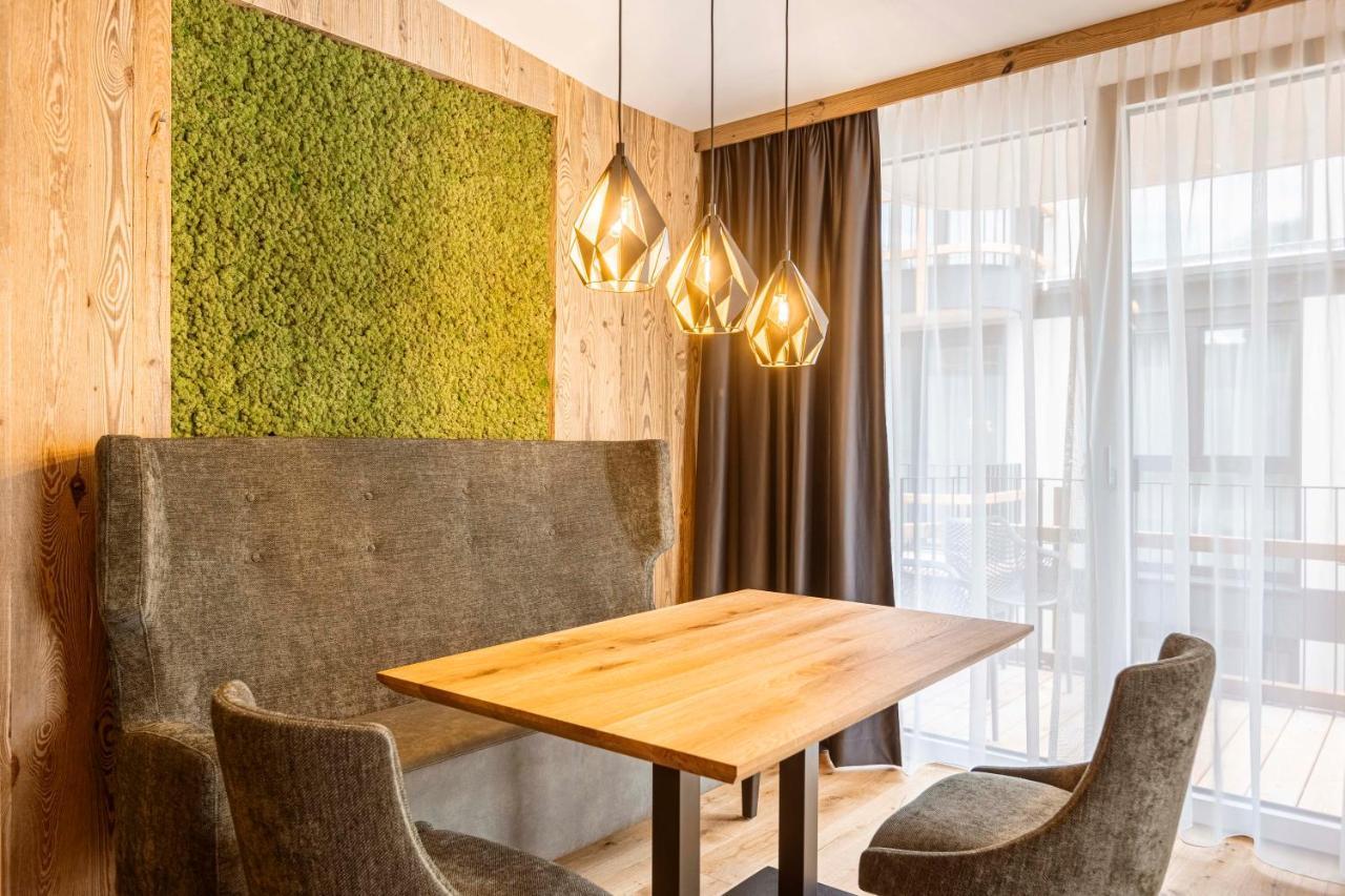 Zillertal Suites Fuegen By Alps Resorts 外观 照片