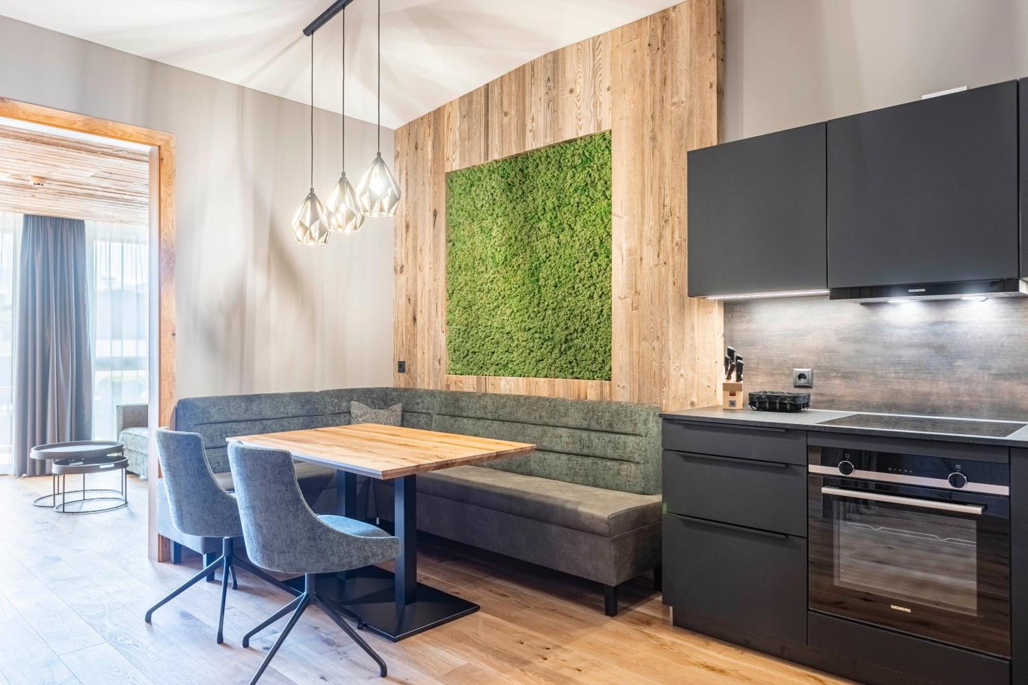 Zillertal Suites Fuegen By Alps Resorts 外观 照片